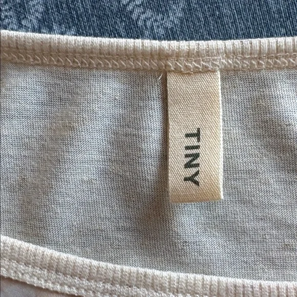 Anthro TINY Floral Ruched Dolman Sleeve Blouse size L - Picture 11 of 15